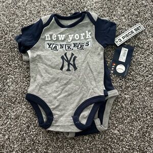 New York Yankees onesies - Navy and Gray
